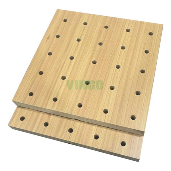 Care sunt caracteristicile de bază ale panourilor fonoabsorbante din lemn?